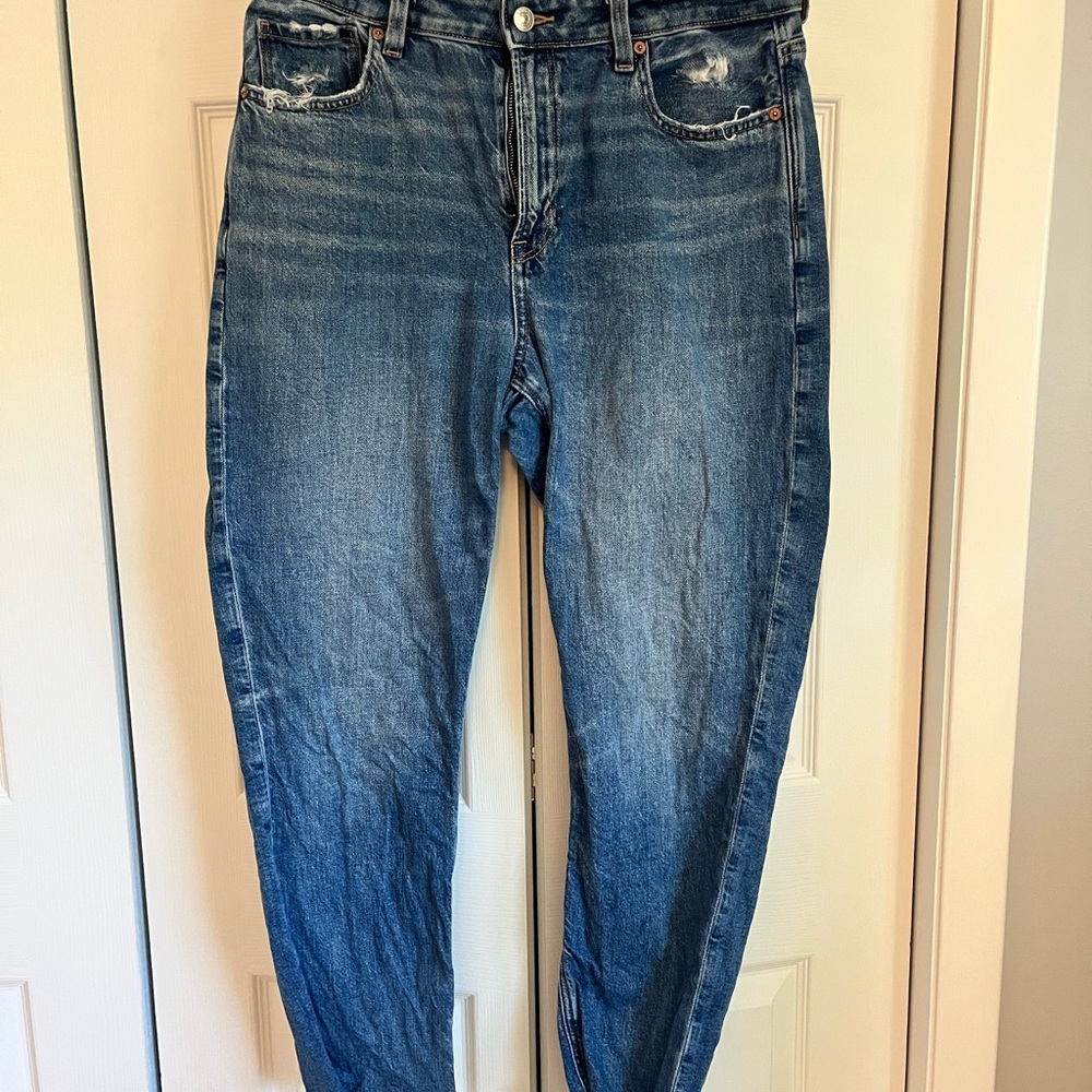 American Eagle Strigid Mom Jean